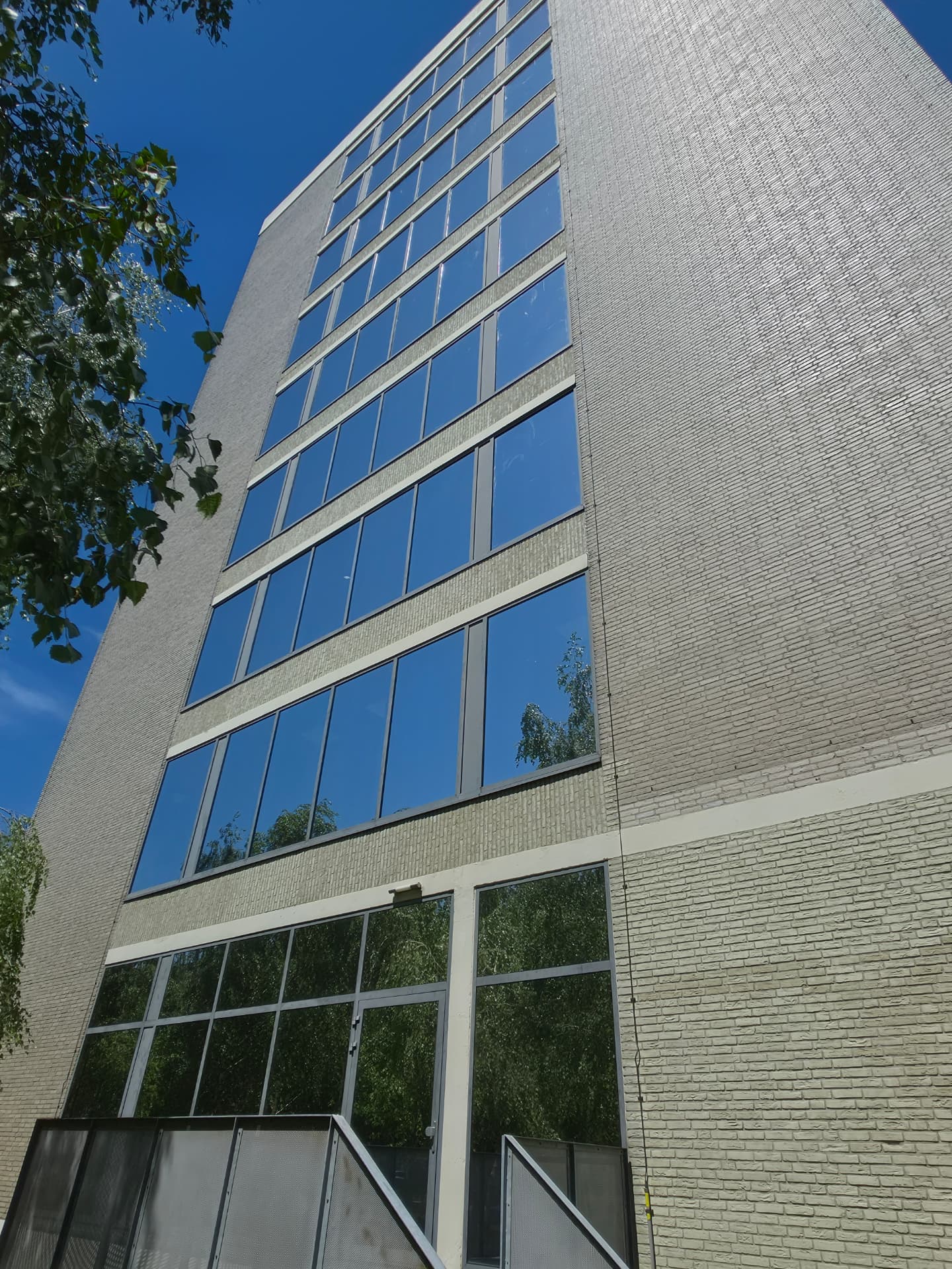 High Tech Campus 37